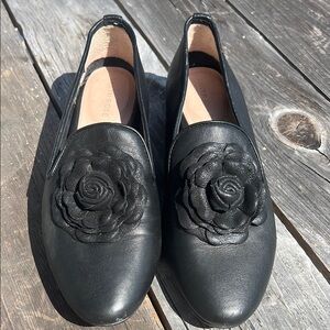 Taryn Rose Brayden Flat Black Sz 8